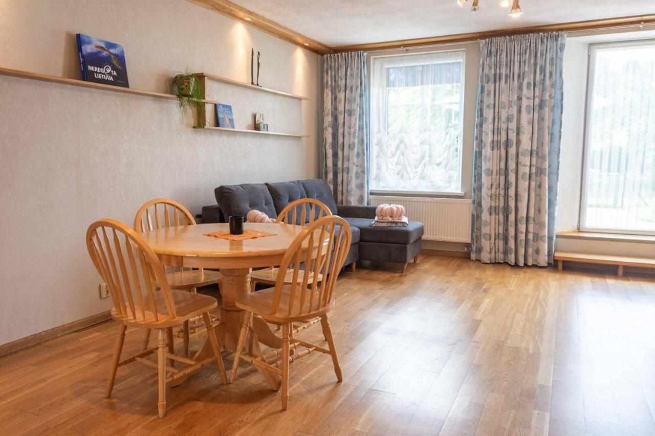 Cozy One Room Apartment With Yard Juodkrantė Εξωτερικό φωτογραφία